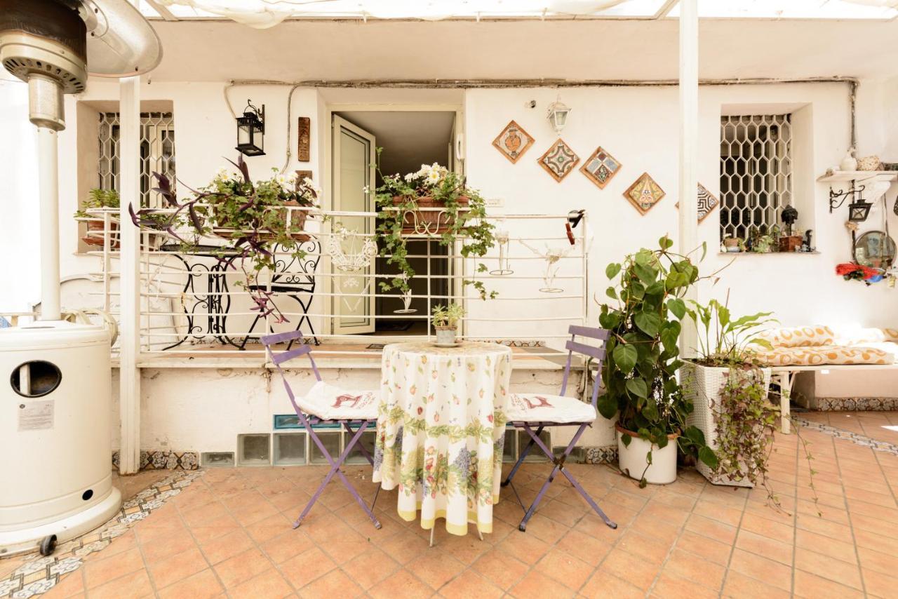 Giardino Segreto Bed & Breakfast Наполи Екстериор снимка