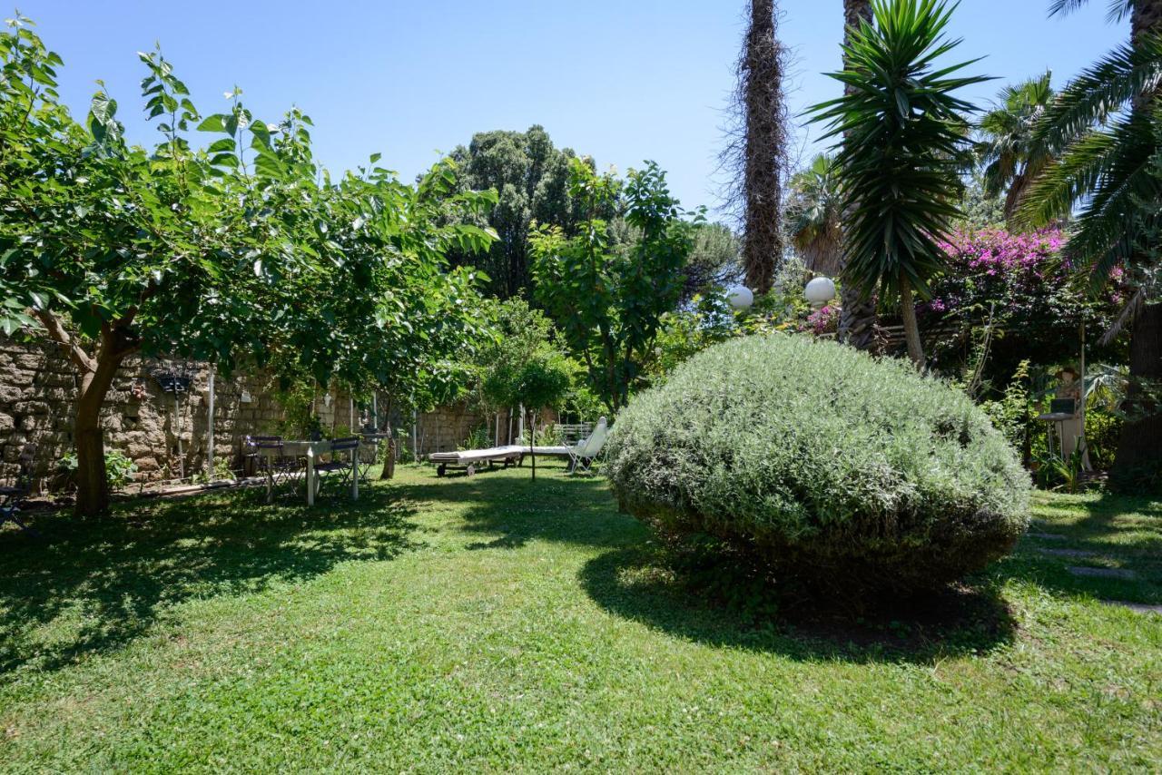 Giardino Segreto Bed & Breakfast Наполи Екстериор снимка