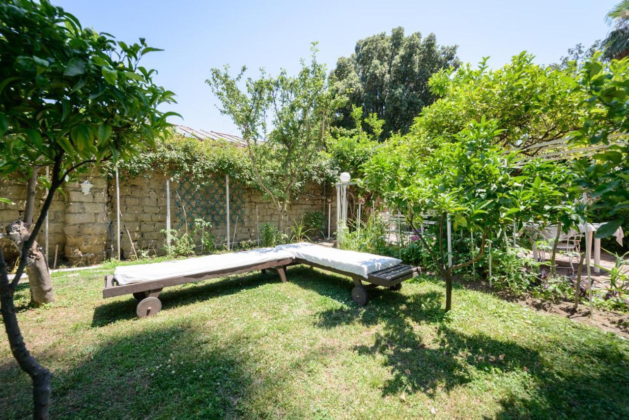 Giardino Segreto Bed & Breakfast Наполи Екстериор снимка